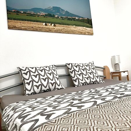 Apartment Sakvice 390 Екстериор снимка